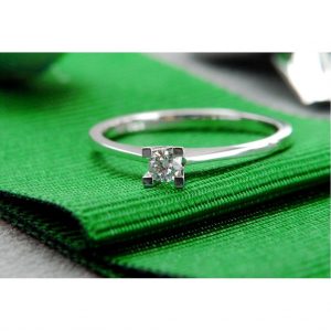 Pırlanta Tektaş Altın Yüzük 0.10 CT - F/SI - 14K