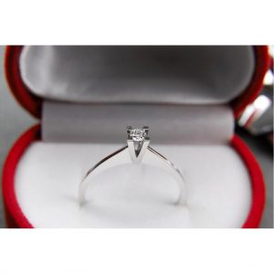 Pırlanta Tektaş Altın Yüzük 0.10 CT - F/SI - 14K