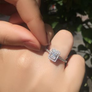 Modern Tasarım 0.40 Ct Baget Kare Tektaş Yüzük