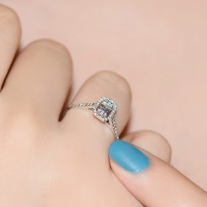 Modern Tasarım 0.25 Ct Baget Kare Tektaş Yüzük