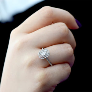 0.45 Ct Modern Tasarım Baget Kare Tektaş Yüzük