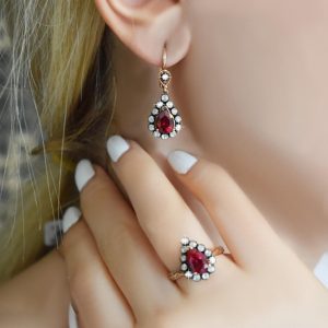 Damla Model Yakut Elmas Küpe