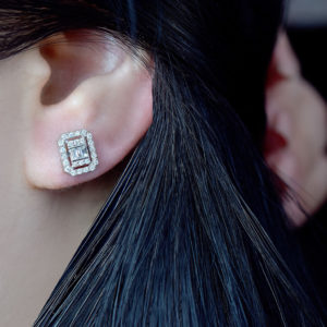 0.55 Ct Modern Tasarım Baget Kare Tektaş Küpe