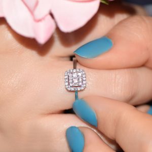 0.25 Ct Modern Tasarım Baget Kare Tektaş Yüzük
