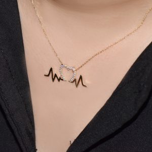 Kalp Ritimli Taşlı Altın Kolye