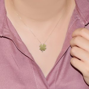 Yonca Motifli Altın Kolye
