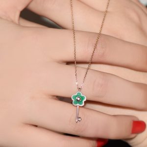 Papatya Anahtar Elmas Kolye