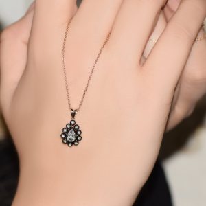 Damla Elmas Kolye