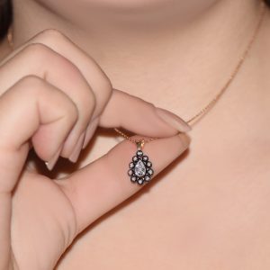 Damla Elmas Kolye