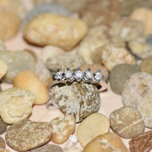 0.40 Ct. Beştaş Pırlanta Yüzük 8 Ayar