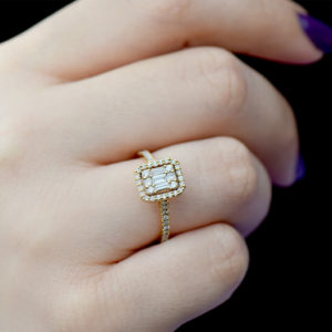 0.60 Ct Baget Kare Tektaş Yüzük Rose Gold