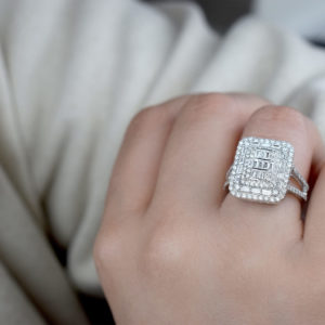 1.50 Ct Baget Pırlanta Modern Tasarım Yüzük