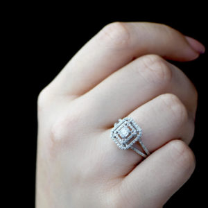 0.60 Ct. Modern Tasarım Çift Kollu Baget Yüzük