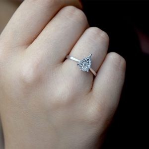 0.18 Ct. Damla Modern Tasarım Pırlanta Yüzük