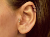 Üç Taşlı Tragus Altın Küpe